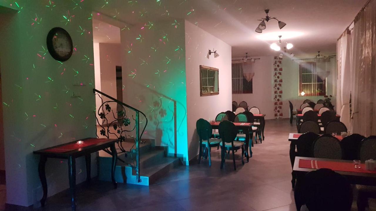 Hotel Potok 5 Zloczew Exterior foto