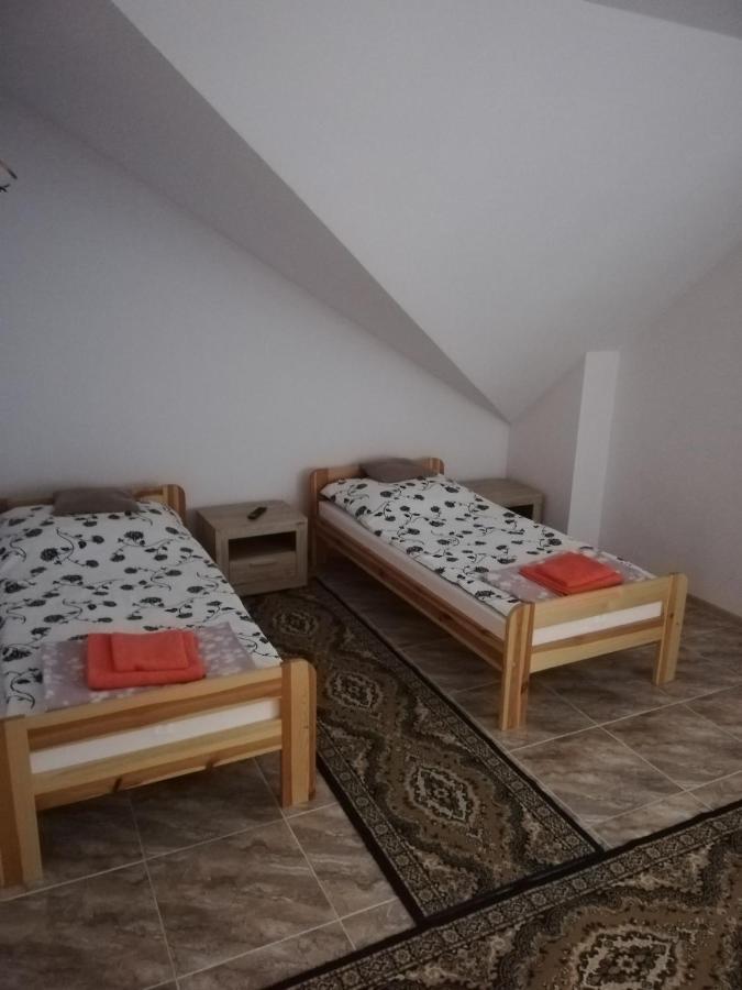 Hotel Potok 5 Zloczew Exterior foto